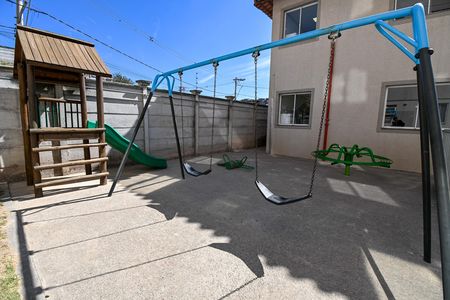 Apartamento para alugar com 44m², 2 quartos e 1 vaga Apartamento para alugar com 44m², 2 quartos e 1 vagaÁrea comum - Playground