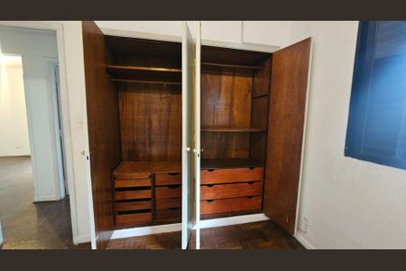 Apartamento à venda com 82m², 2 quartos e 1 vaga Apartamento à venda com 82m², 2 quartos e 1 vagaARMÁRIO QUARTO 1
