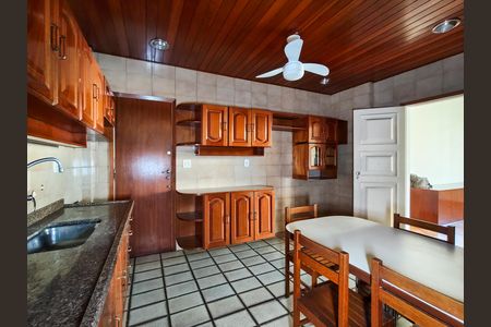 Apartamento para alugar com 130m², 2 quartos e 1 vaga Apartamento para alugar com 130m², 2 quartos e 1 vagaCozinha