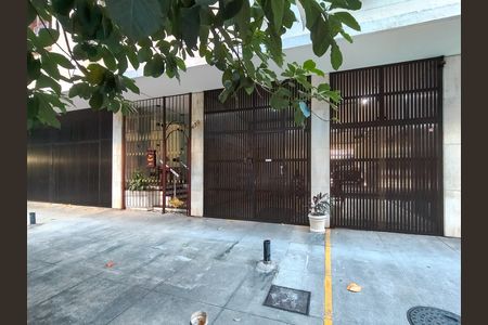 Apartamento para alugar com 130m², 2 quartos e 1 vaga Apartamento para alugar com 130m², 2 quartos e 1 vagaFachada e portaria