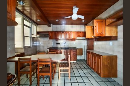 Apartamento para alugar com 130m², 2 quartos e 1 vaga Apartamento para alugar com 130m², 2 quartos e 1 vagaCozinha