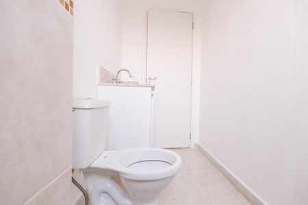 Banheiro Corredor de apartamento para alugar com 3 quartos, 69m² em Parque Paduan, Taubaté