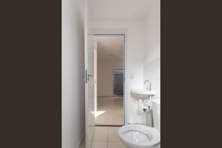 Banheiro de apartamento à venda com 2 quartos, 58m² em Trevo, Belo Horizonte