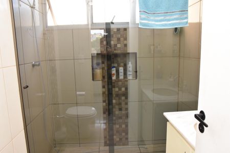 Apartamento para alugar com 100m², 2 quartos e 1 vaga Apartamento para alugar com 100m², 2 quartos e 1 vagaBanheiro da Suíte