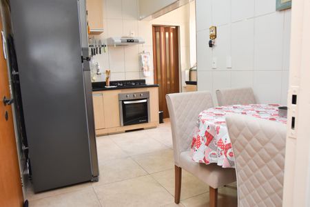 Apartamento para alugar com 100m², 2 quartos e 1 vaga Apartamento para alugar com 100m², 2 quartos e 1 vagaCozinha
