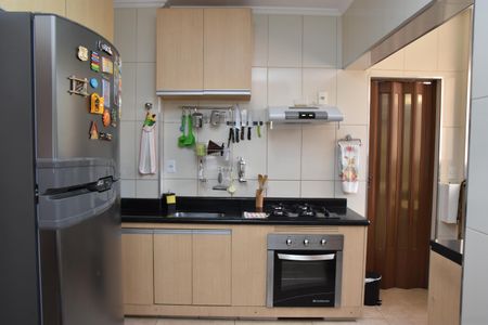 Apartamento para alugar com 100m², 2 quartos e 1 vaga Apartamento para alugar com 100m², 2 quartos e 1 vagaCozinha armários