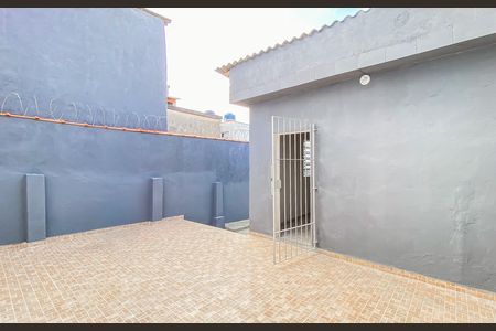 Área externa de casa para alugar com 2 quartos, 100m² em Jardim Piratininga, São Paulo