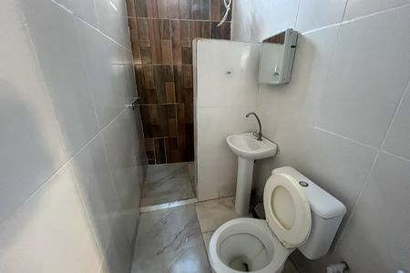 Studio para alugar com 30m², 2 quartos e sem vaga Studio para alugar com 30m², 2 quartos e sem vagaBanheiro 1