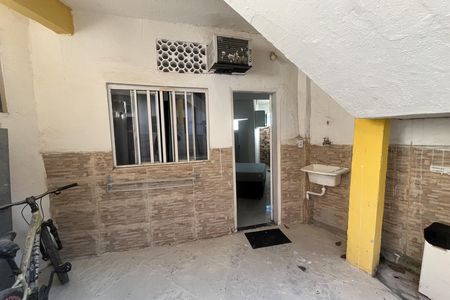 Entrada de kitnet/studio para alugar com 1 quarto, 30m² em Freguesia (ilha do Governador), Rio de Janeiro