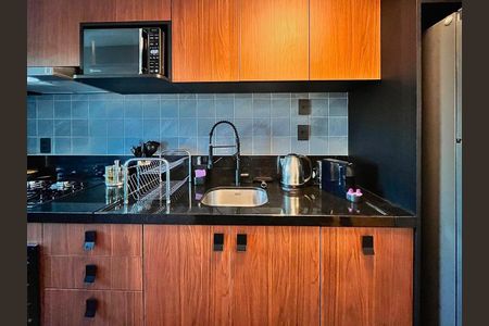 Cozinha de apartamento à venda com 1 quarto, 43m² em Chácara das Pedras, Porto Alegre