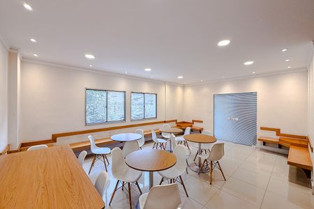 Apartamento para alugar com 65m², 2 quartos e 1 vaga Apartamento para alugar com 65m², 2 quartos e 1 vagaÁrea comum - Salão de festas