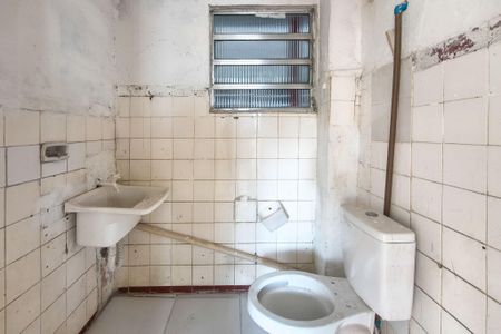 Banheiro de apartamento para alugar com 1 quarto, 60m² em Guilhermina, Praia Grande