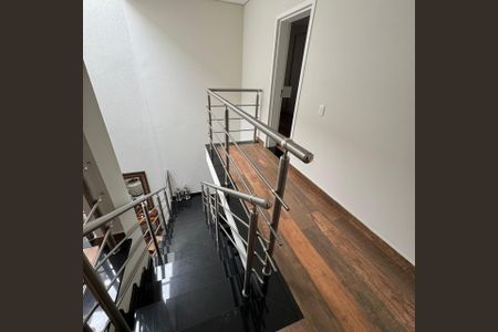 Escada de casa de condomínio à venda com 4 quartos, 464m² em Swiss Park, Campinas