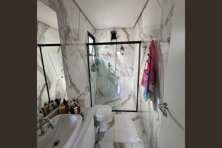 Casa de condomínio à venda com 464m², 4 quartos e 6 vagas Casa de condomínio à venda com 464m², 4 quartos e 6 vagasBanheiro