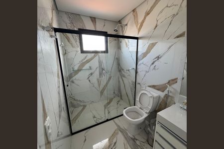 Casa de condomínio à venda com 464m², 4 quartos e 6 vagas Casa de condomínio à venda com 464m², 4 quartos e 6 vagasBanheiro