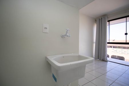 Cozinha e Área de Serviço de kitnet/studio para alugar com 1 quarto, 28m² em Bl E, Brasília