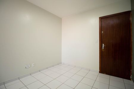 Sala de kitnet/studio para alugar com 1 quarto, 28m² em Bl E, Brasília