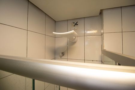Banheiro da Suíte de kitnet/studio para alugar com 1 quarto, 28m² em Bl E, Brasília
