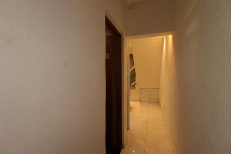 Casa para alugar com 454m², 4 quartos e 8 vagasCorredor primeiro piso