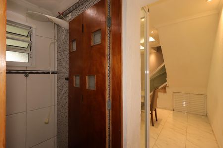 Casa para alugar com 454m², 4 quartos e 8 vagasCorredor primeiro piso