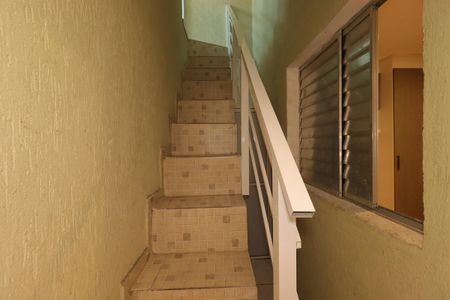 Casa para alugar com 454m², 4 quartos e 8 vagasEscada para a academia