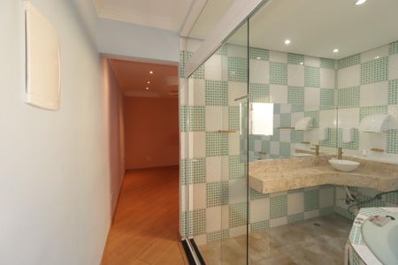 Casa para alugar com 454m², 4 quartos e 8 vagasSuíte