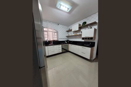 Casa à venda com 75m², 3 quartos e 3 vagas