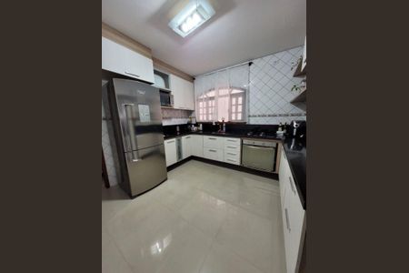 Casa à venda com 3 quartos, 75m² em Vila Padre Anchieta, Diadema
