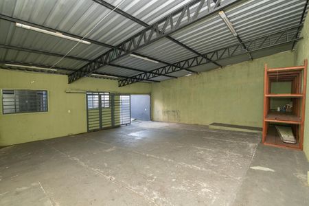 Casa para alugar com 100m², 2 quartos e 1 vaga Casa para alugar com 100m², 2 quartos e 1 vagaGalpão