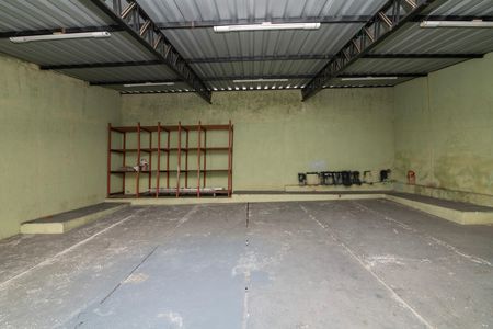 Casa para alugar com 100m², 2 quartos e 1 vaga Casa para alugar com 100m², 2 quartos e 1 vagaGalpão