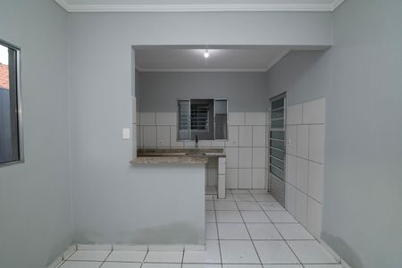 Casa para alugar com 100m², 2 quartos e 1 vaga Casa para alugar com 100m², 2 quartos e 1 vagaSala de Jantar
