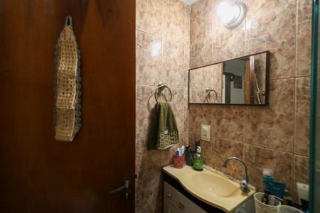 Banheiro de apartamento à venda com 2 quartos, 52m² em Centro, Diadema
