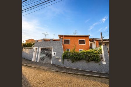 Fachada de casa à venda com 3 quartos, 380m² em Vila Industrial (Campinas), Campinas