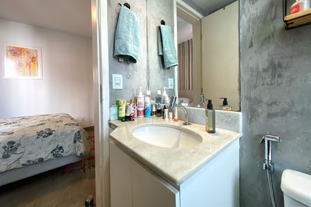 Banheiro da Suíte de apartamento à venda com 2 quartos, 56m² em Esplanada, Belo Horizonte
