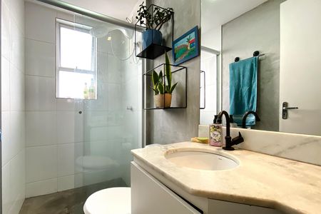 Apartamento à venda com 56m², 2 quartos e 1 vaga Apartamento à venda com 56m², 2 quartos e 1 vagaBanheiro