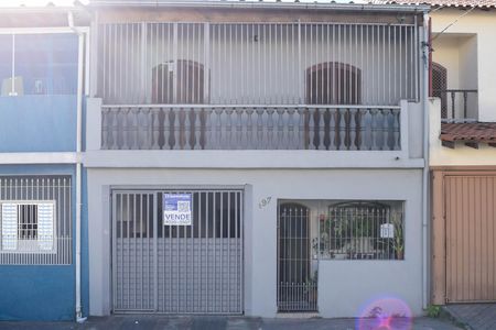 Fachada de casa à venda com 3 quartos, 125m² em Vila Esperança, São Paulo