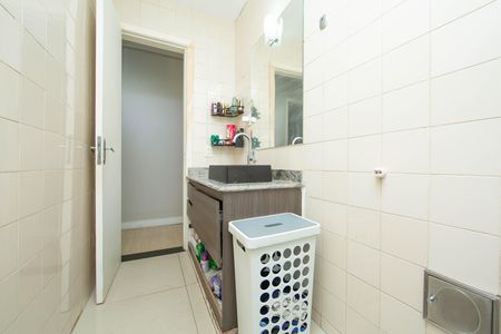BANHEIRO de apartamento à venda com 3 quartos, 84m² em Estrela Dalva, Belo Horizonte
