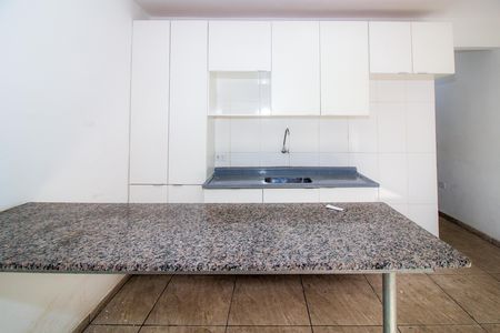 Sala/Cozinha de kitnet/studio para alugar com 1 quarto, 38m² em Socorro, São Paulo