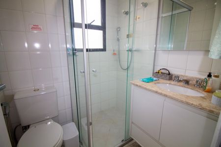 Banheiro da Suíte 1 de apartamento para alugar com 2 quartos, 70m² em Cidade Monções, São Paulo