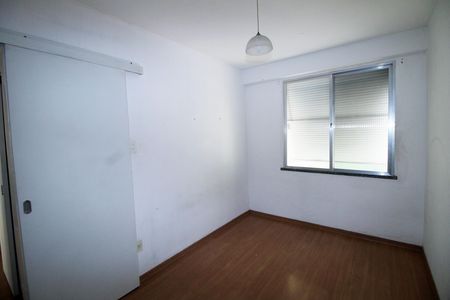 Quarto 2 de apartamento para alugar com 2 quartos, 50m² em Vigário Geral, Rio de Janeiro