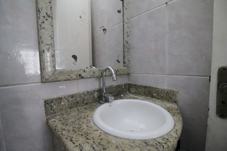 Casa de condomínio à venda com 88m², 2 quartos e 2 vagasLavabo