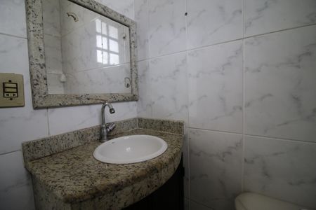 Casa de condomínio à venda com 88m², 2 quartos e 2 vagasBanheiro da Suíte 2