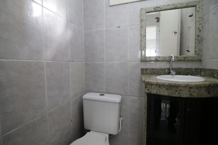 Casa de condomínio à venda com 88m², 2 quartos e 2 vagasLavabo