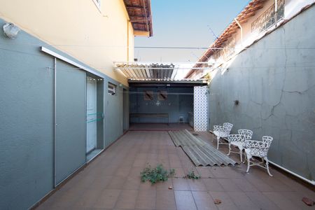 AREA EXTERNA de casa à venda com 4 quartos, 325m² em Cidade Jardim, Belo Horizonte