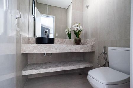Casa à venda com 135m², 3 quartos e 2 vagas Casa à venda com 135m², 3 quartos e 2 vagasLavabo