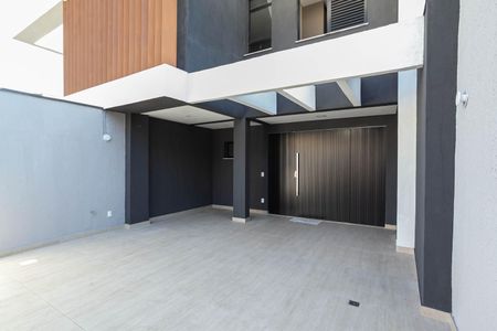 Entrada de casa à venda com 3 quartos, 135m² em Ouro Preto, Belo Horizonte