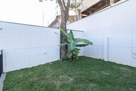 Casa à venda com 135m², 3 quartos e 2 vagas Casa à venda com 135m², 3 quartos e 2 vagasÁrea externa