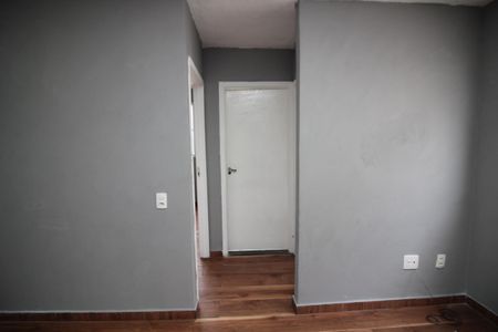 Sala de apartamento para alugar com 2 quartos, 42m² em Jardim Boa Vista (zona Oeste), Osasco