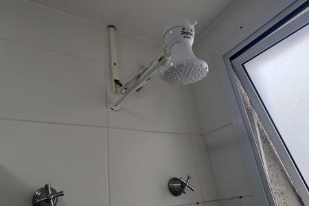 Banheiro da Suíte de apartamento para alugar com 1 quarto, 49m² em Vila Matias, Santos