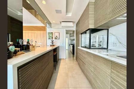 Apartamento à venda com 3 quartos, 213m² em Santo Amaro, São Paulo